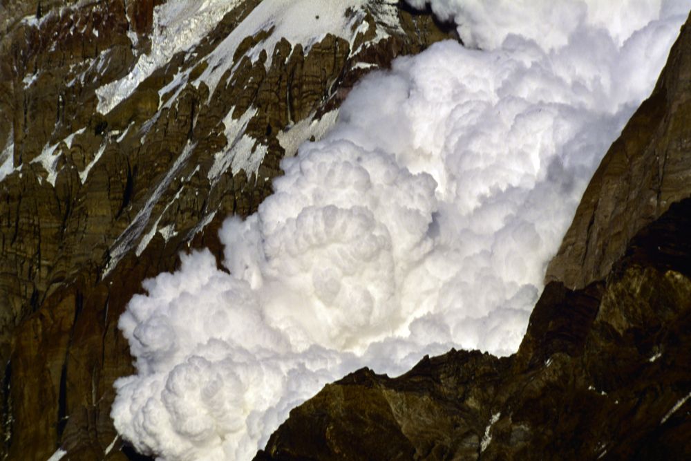 Una valanga sulla parete Sud dell