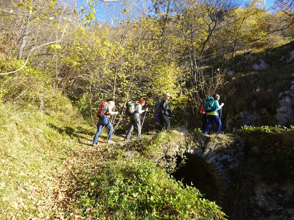 Il nuovo sentiero percorre anche antichi tracciati @ CAI Albenga