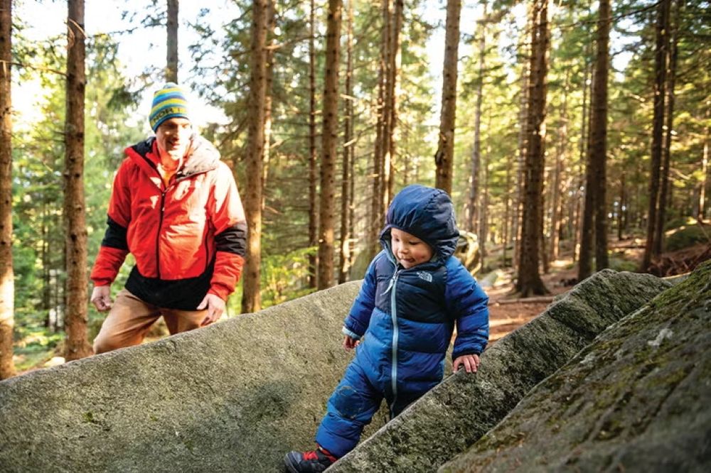 James Pearson con il figlio Arthur (foto di Tristan Hobson)