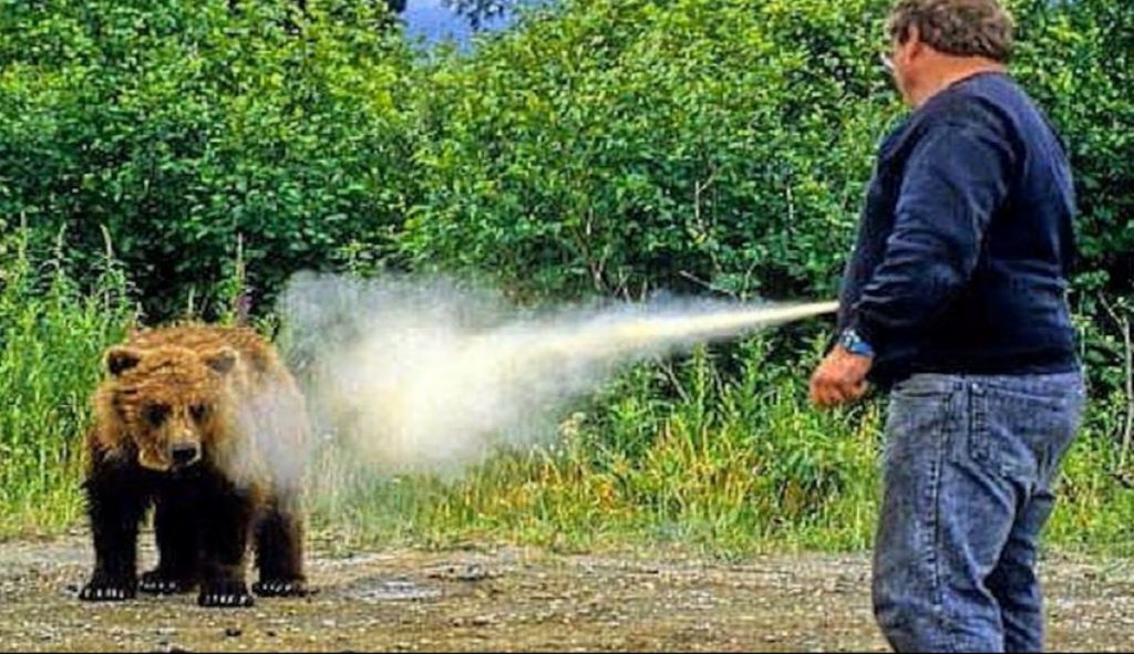 Bear Spray, efficace anche da una distanza di sei-otto metri @The BoZone