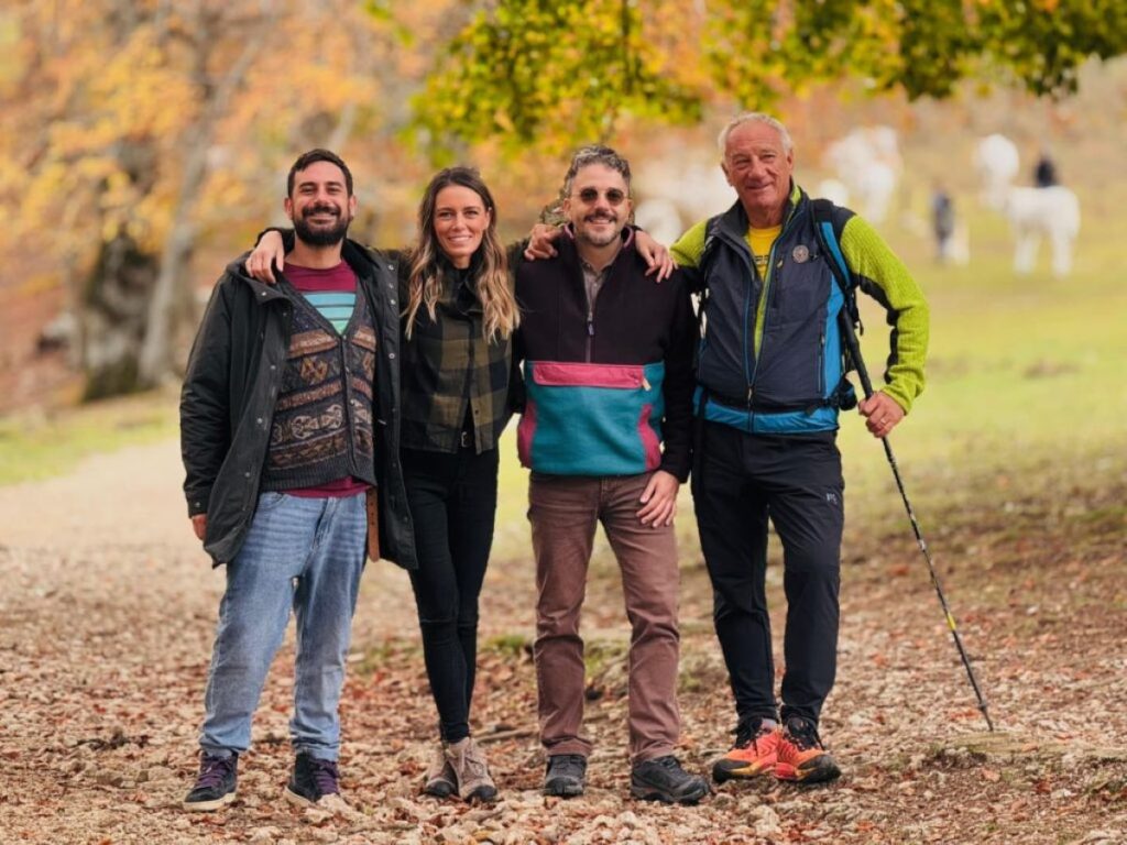 Giulia Capocchi e Lino Zani lungo il Cammino dei Forti, nelle Marche