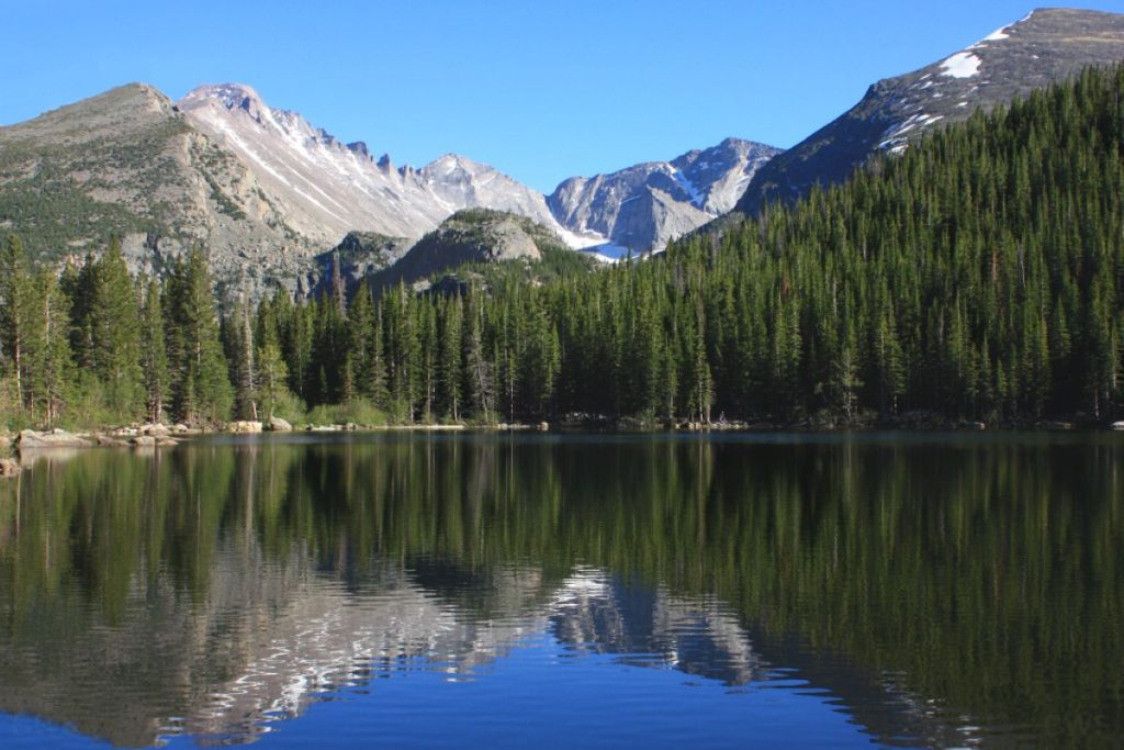 Il Bear Lake, nel Rocky Mountain National Park @ Wikimedia Commons