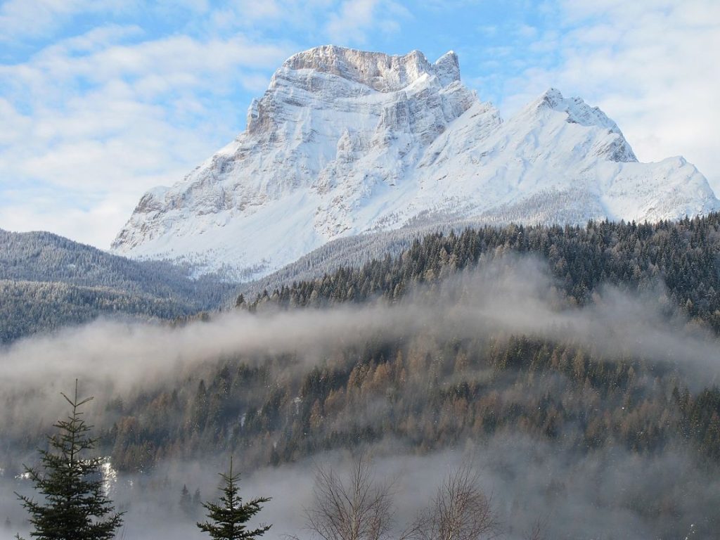 Il Monte Pelmo in veste invernale @ wikimedia.commons