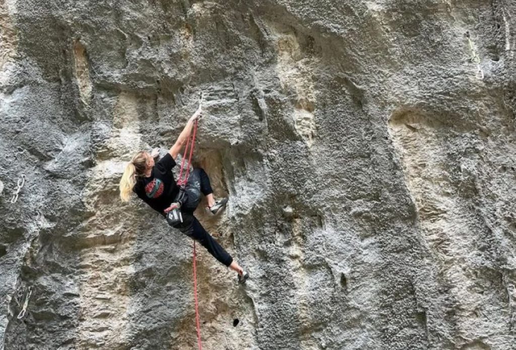 Manon Hily durante la salita di Punt X @manonhily