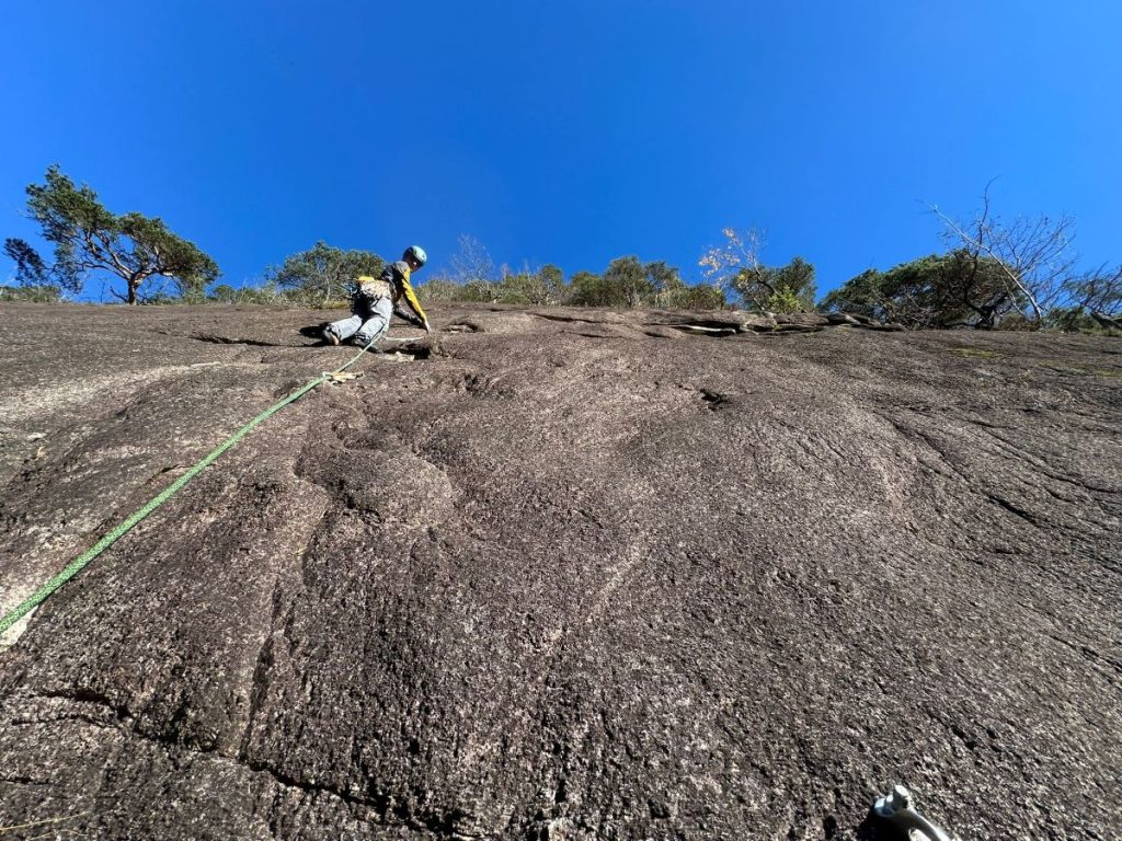 Un mare di granito tra le crode dolomitiche (foto V. Scarpa)