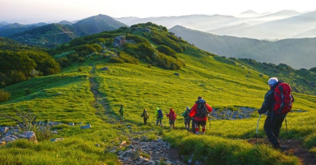 Un tratto dell'Alta Via dei Monti liguri @ Terre di mezzo