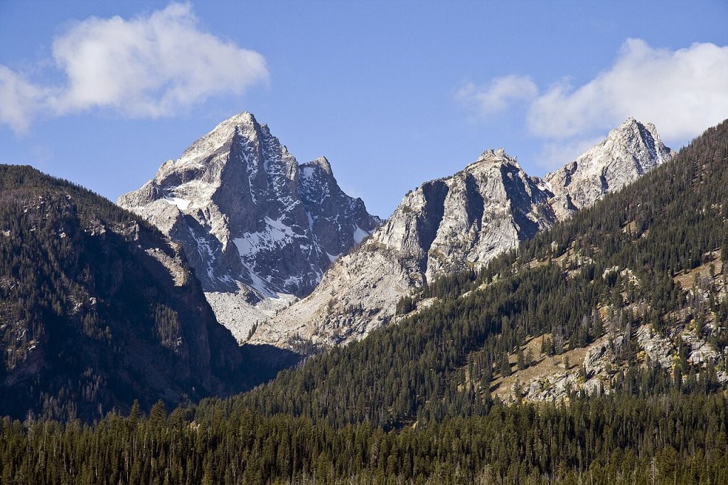 La Buck Mountain, a sinistra, e il Mount Wister nel Gran Teton NP @wikimedia commons