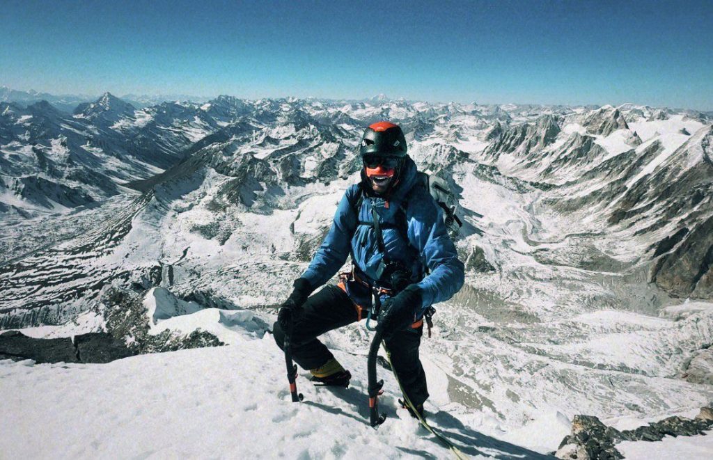 Alex Hansen sulla cima del Changla Khang West. Foto Benjamin Lieber