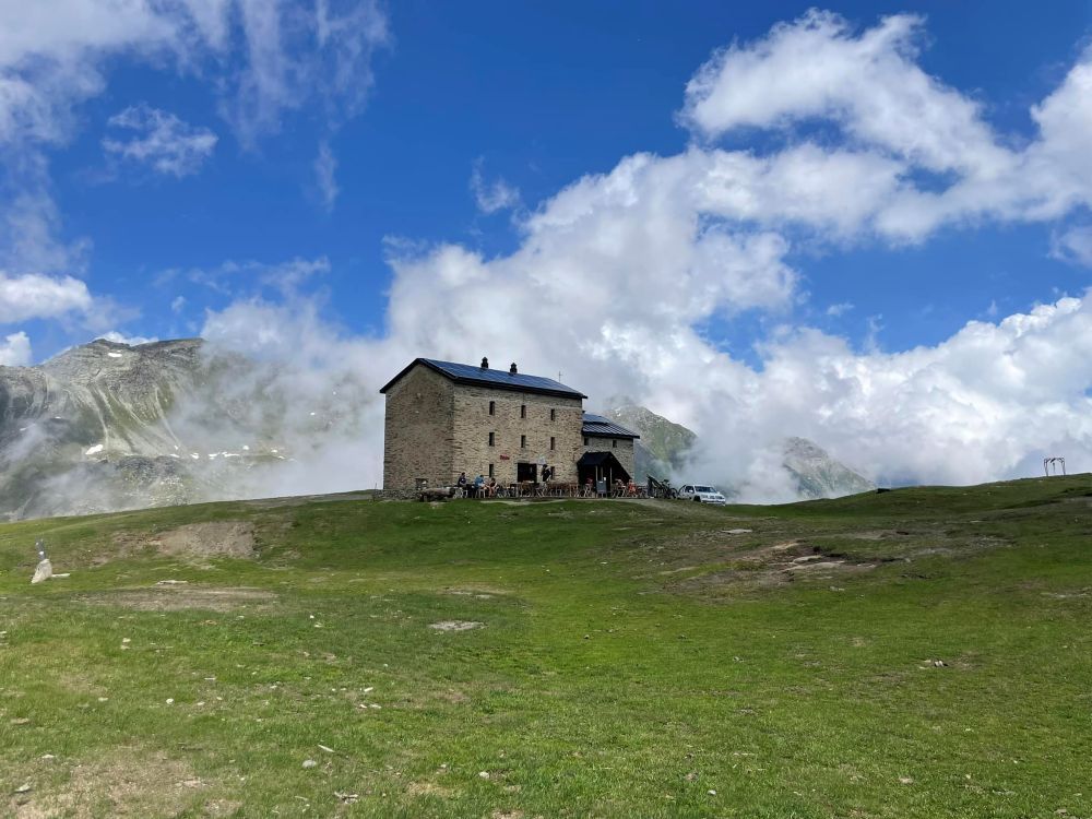 Il rifugio Miserin nel Parco Naturale del Mont Avic, in Valle d