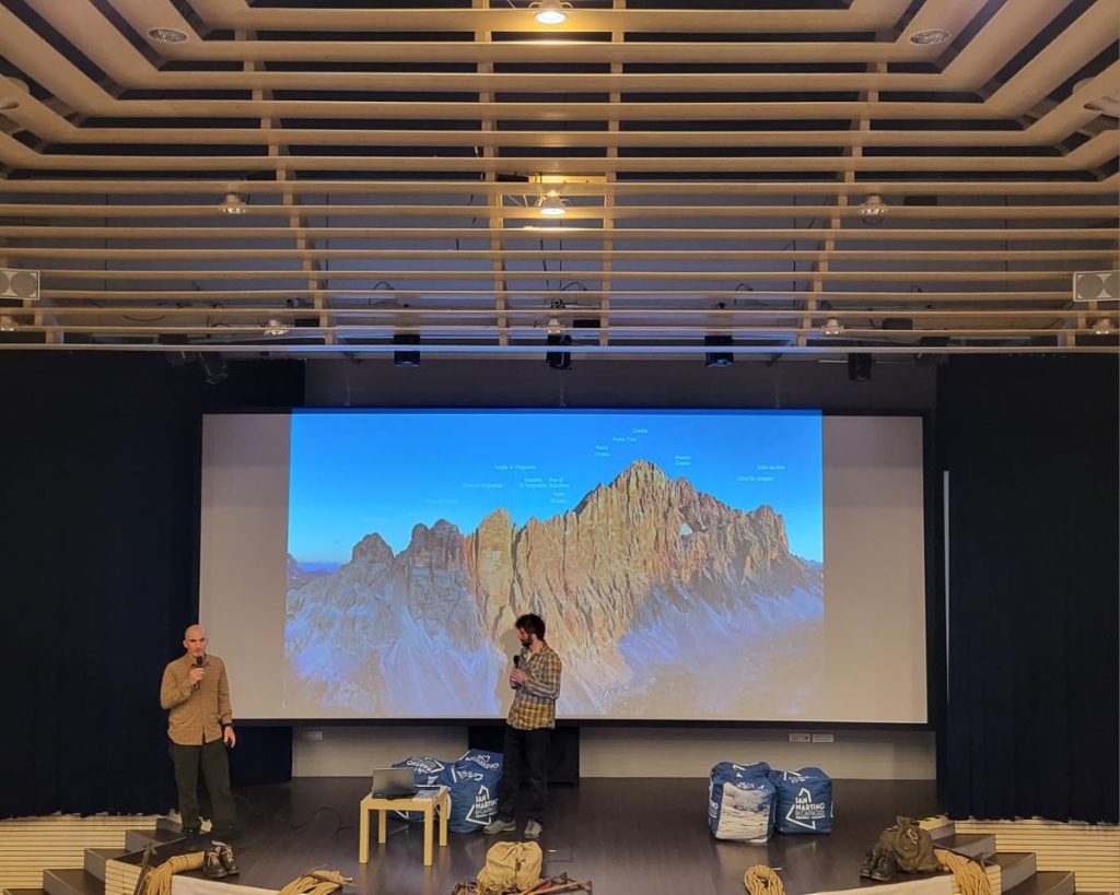 Alessandro Baù e Alessandro Beber sul palco prima della proiezione del film 100 Solleder-Lettenbauer di Emanuele Confortin