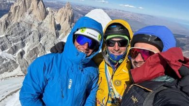 Francesco Ratti, Alessandro Beltrami e Manuel Chasseur sulla vetta del Cerro Torre @fran.ratti