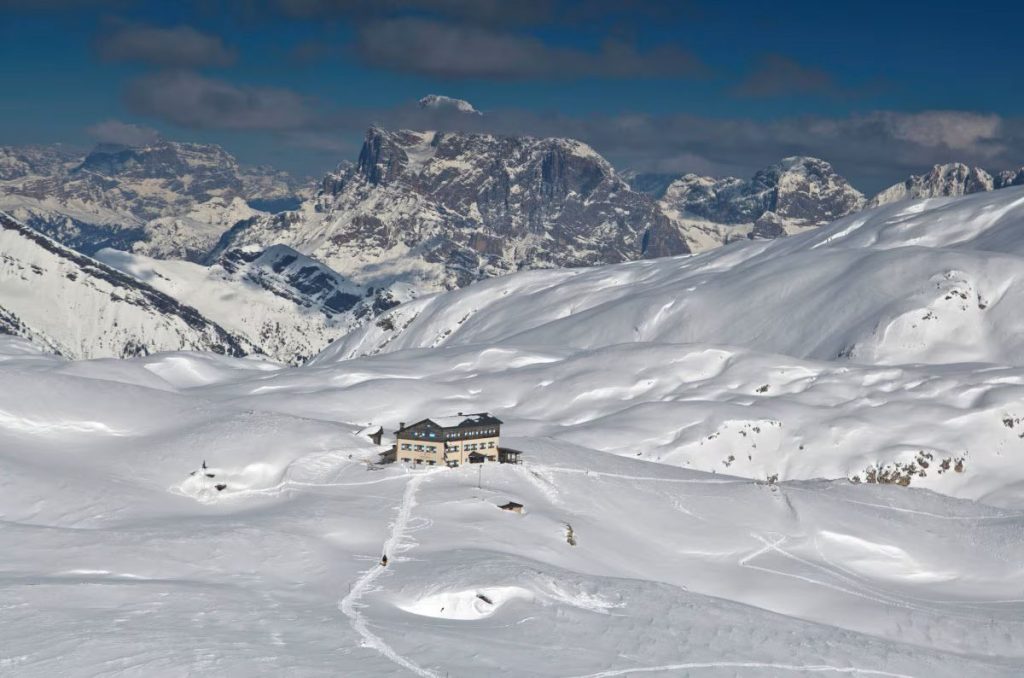 Il Rifugio Rosetta sull'Altopiano delle Pale di San Martino. Foto Anton Bray