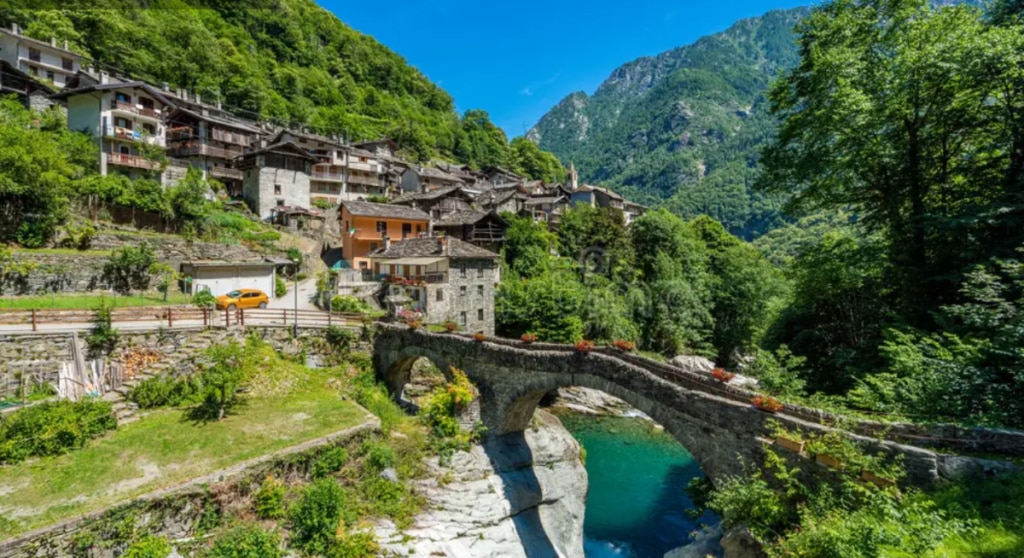 Pontboset (AO). Il paese sorge a 780 metri di quota nella Valle di Champorcher