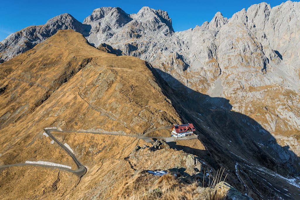 Il Rifugio Marinelli, sopra Paluzza (UD) @ Wikipedia