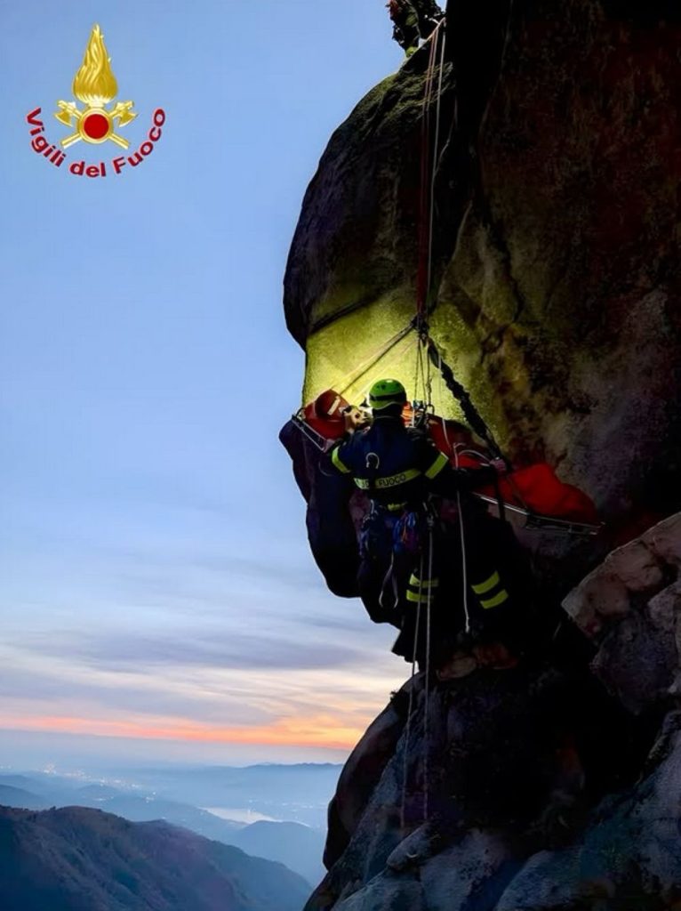 Vigili del Fuoco in azione di salvataggio. Anche loro non sono stati inclusi nel testo di legge @vigilidelfuoco_officialpage
