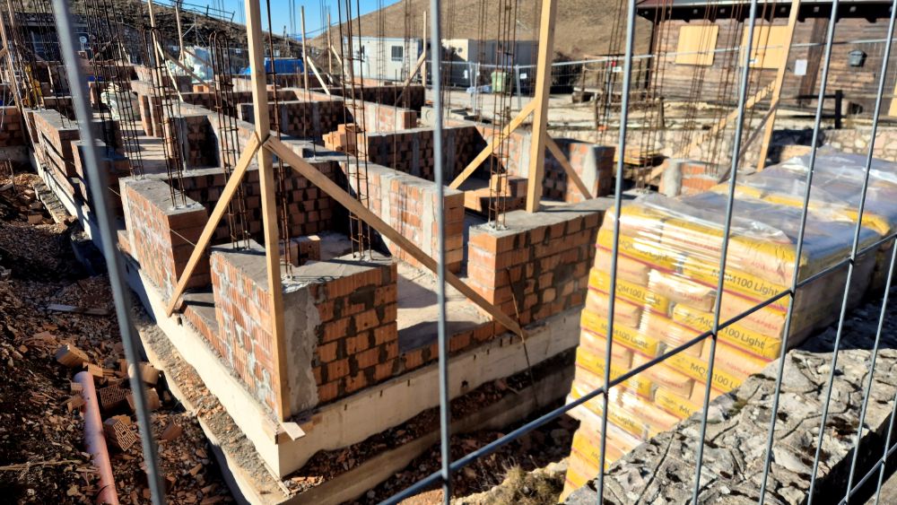 Il cantiere del rifugio Perugia, foto Stefano Ardito