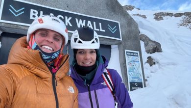 Fay Manners e Melanie Grünwald dopo la salita