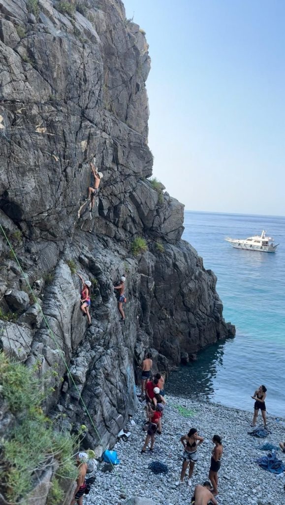 Sul granito di Cala Janculla, in Calabria