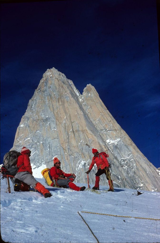 I Ragni di Lecco ai piedi della parete Est del Fitz Roy @ Archivio Ragni di Lecco