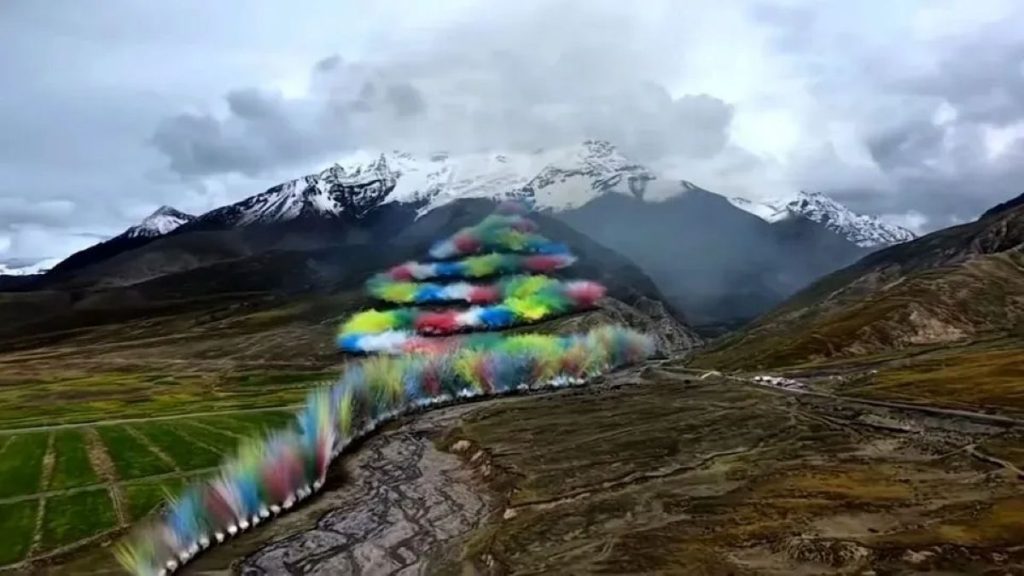 Il contestato spettacolo pirotecnicoandato in scena in settembre nei pressi di Shigatse