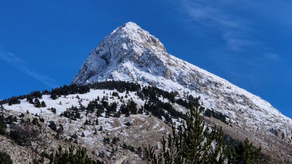 La Serra di Celano dalla strada Celano-Ovindoli, foto Stefano Ardito