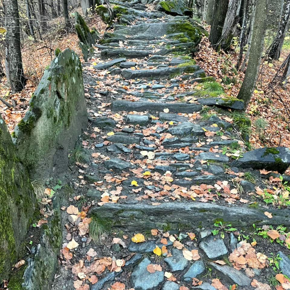 Una lezione su cosa significhi davvero abitare la montagna (foto M. Comi)
