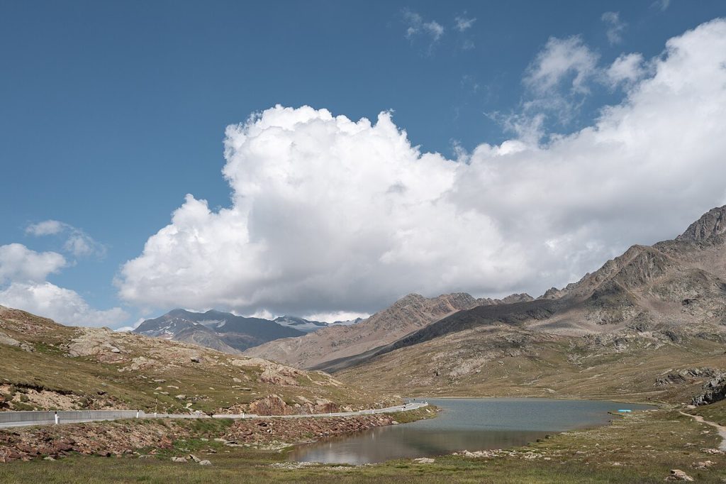 Lago Bianco - Foto Giorgio Galeotti - Wikimedia Commons, CC BY-SA 4.0