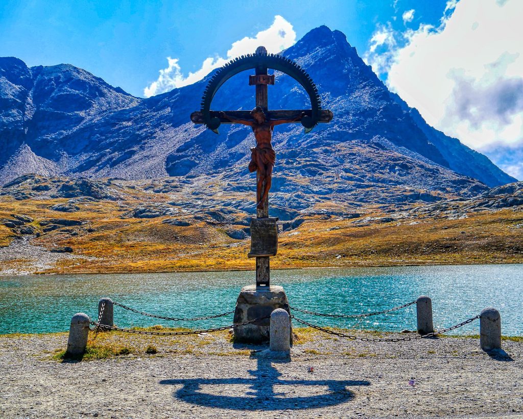 Lago Bianco - Foto Zairon - Wikimedia Commons, CC BY-SA 4.0