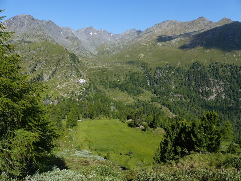 Val Martello e Rifugio Corsi - Foto Whgler - Wikimedia Commons, CC BY-SA 4.0