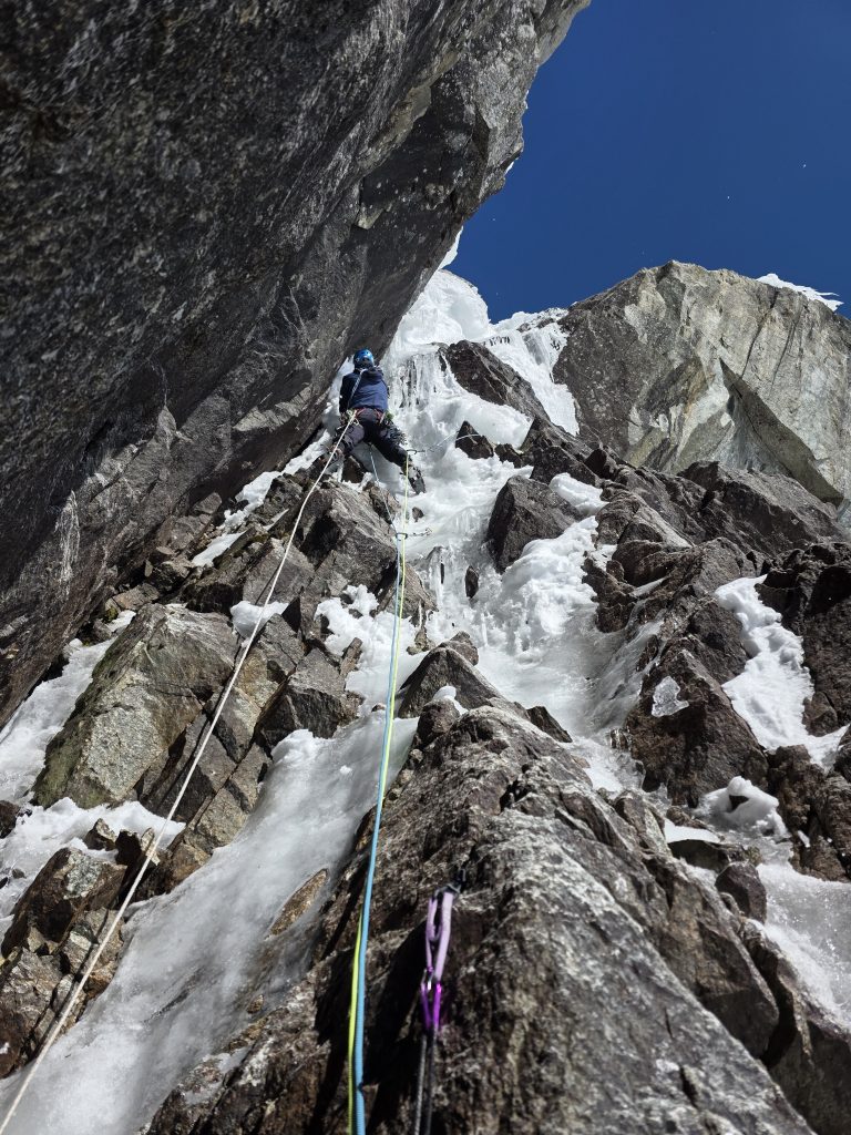 Durante la salita. Foto archivio Della Bordella-Grasso Mauri