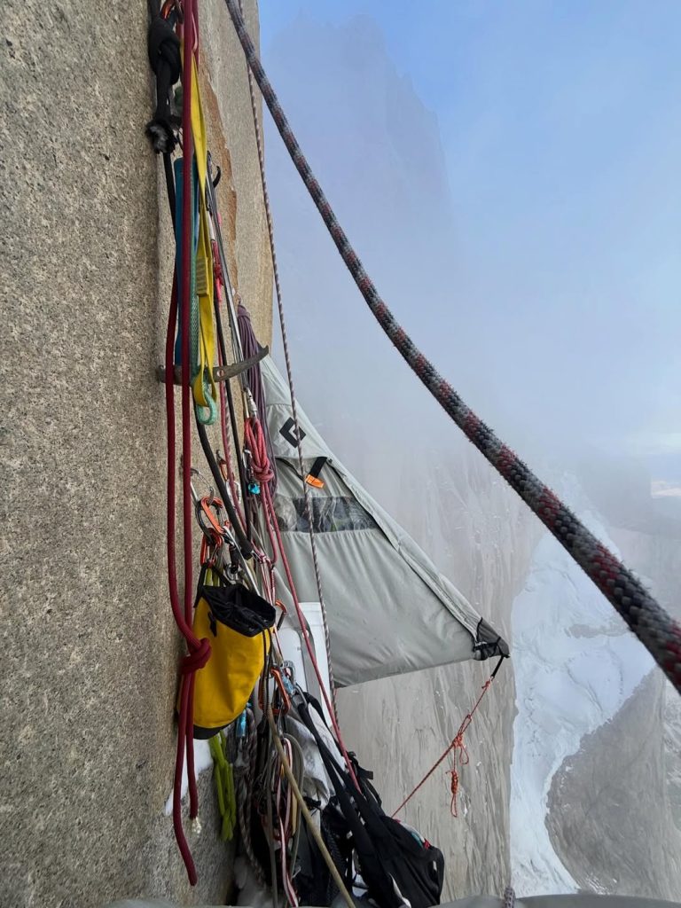 Bivacco. Foto Instagram Myles Moser