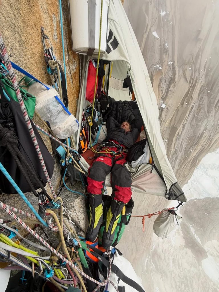 Bivacco. Foto Instagram Myles Moser