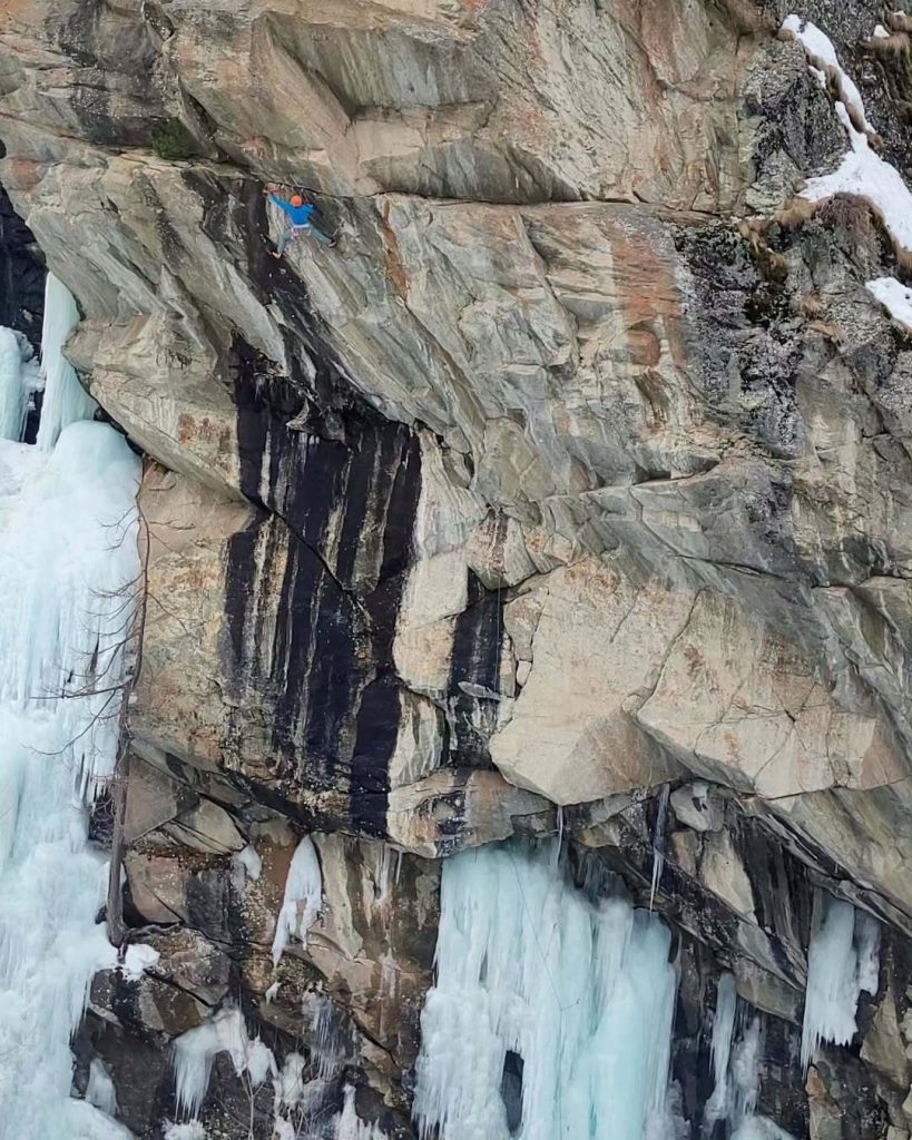 Durante la salita. Foto Instagram Filip Babicz