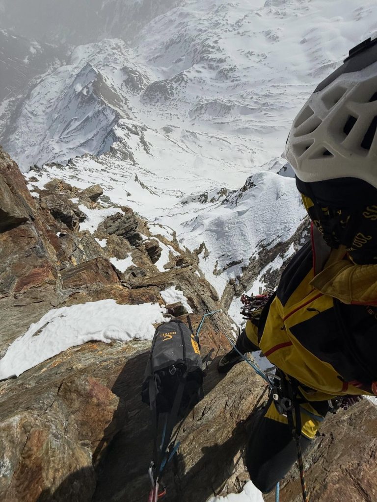 Bepi Vidoni durante la salita. Foto Facebook Bepi Vidoni