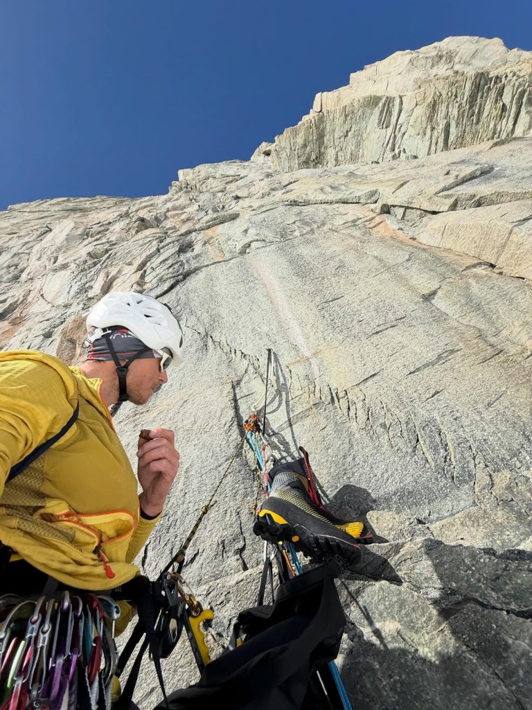 Bepi Vidoni durante la salita. Foto Facebook Bepi Vidoni