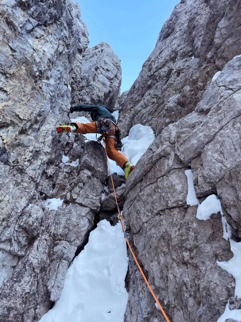 Durante la scalata. Foto Instagram Emanuele Andreozzi