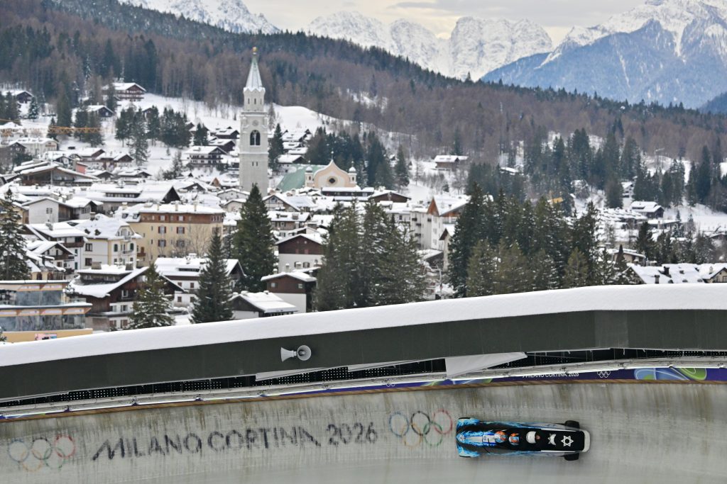 La pista da bob "Eugenio Monti" di Cortina. Foto ANSA/Robert Michael