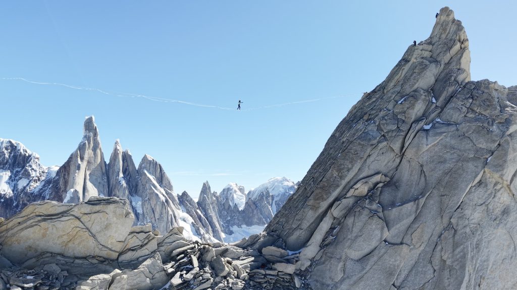 Highline vista Cerrto Torre. Foto Lukas Irmles