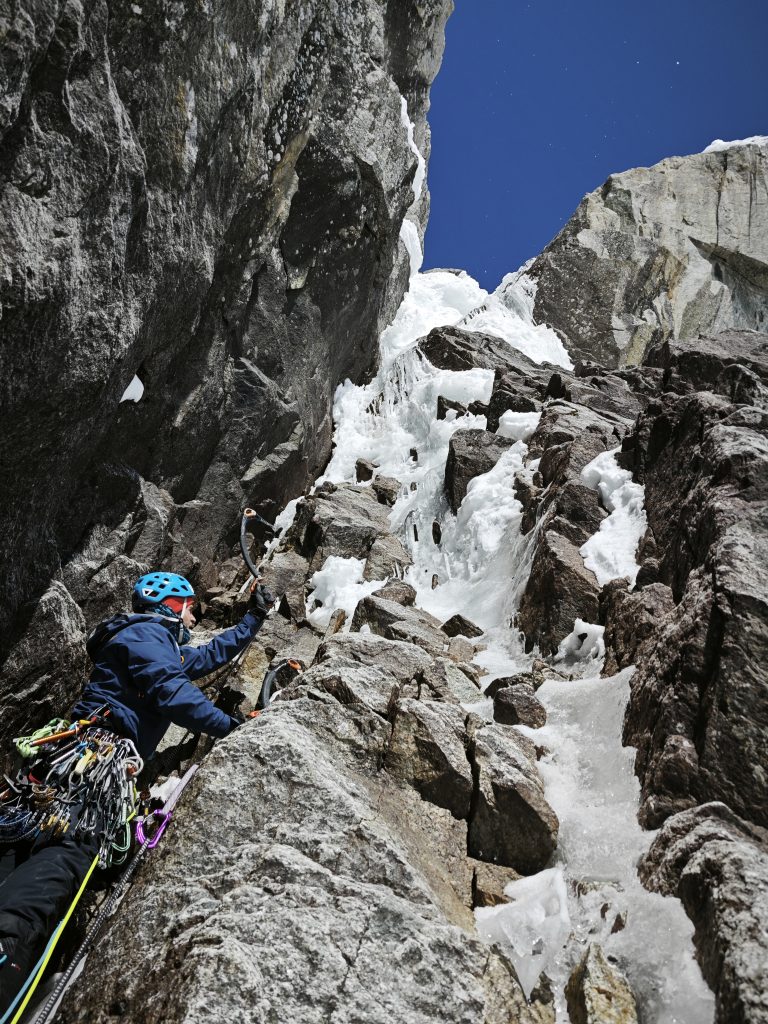 Durante la salita. Foto archivio Della Bordella-Grasso Mauri