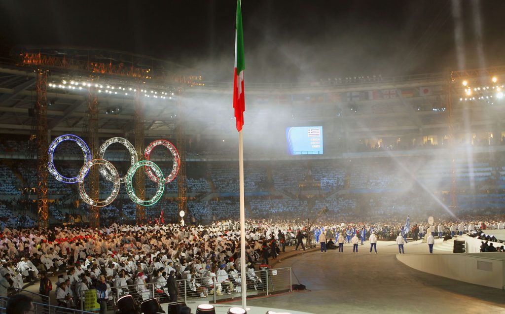 Cerimonia inaugurale delle Olimpiadi invernali di Torino 2006. Foto Wikimedia Commons