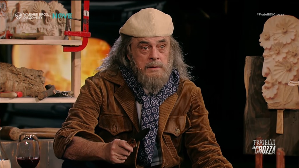 Maurizio Corona imita Mauro Corona