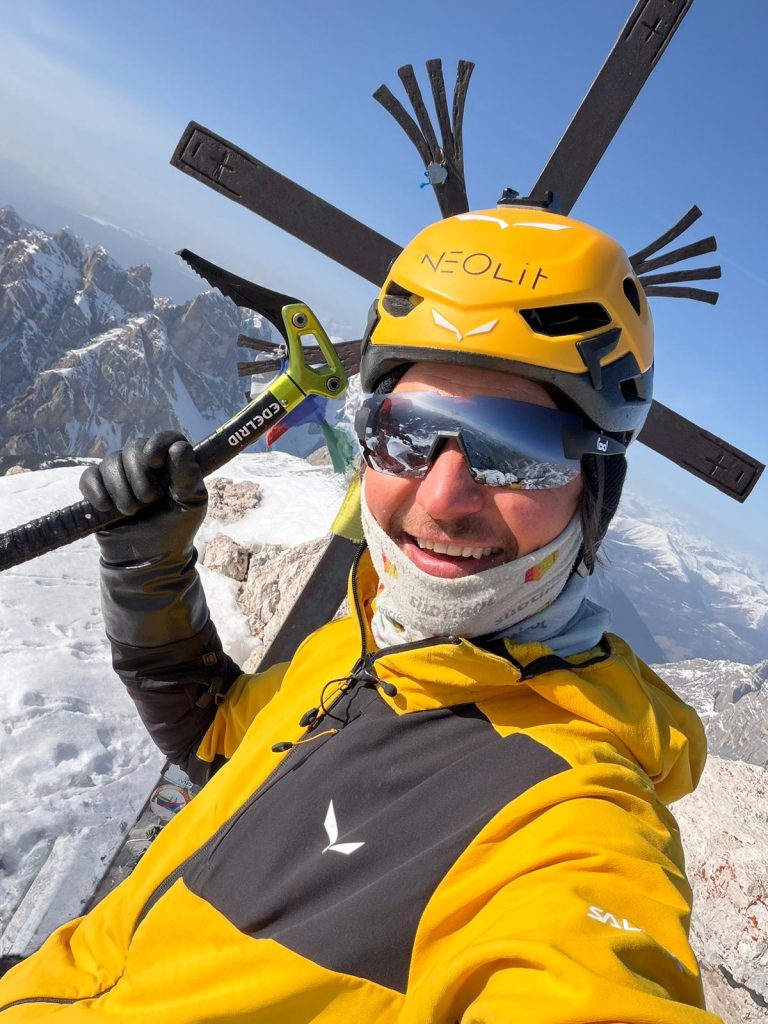 Simon Gielt in cima alla Cima Grande di Lavaredo. Foto Archivio Simon Gietl