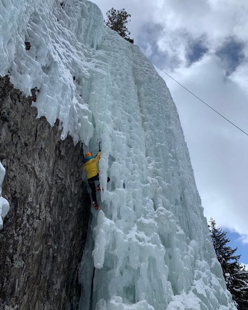 Scalando su ghiaccio. Foto Instagram Christina Koch