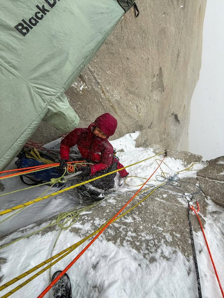 Un momento della salita. Foto Instagram Caro North