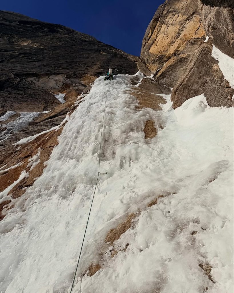 Durante la salita. Foto Instagram Alan Rousseau