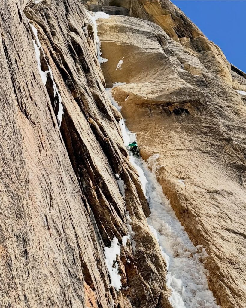 Durante la salita. Foto Instagram Alan Rousseau