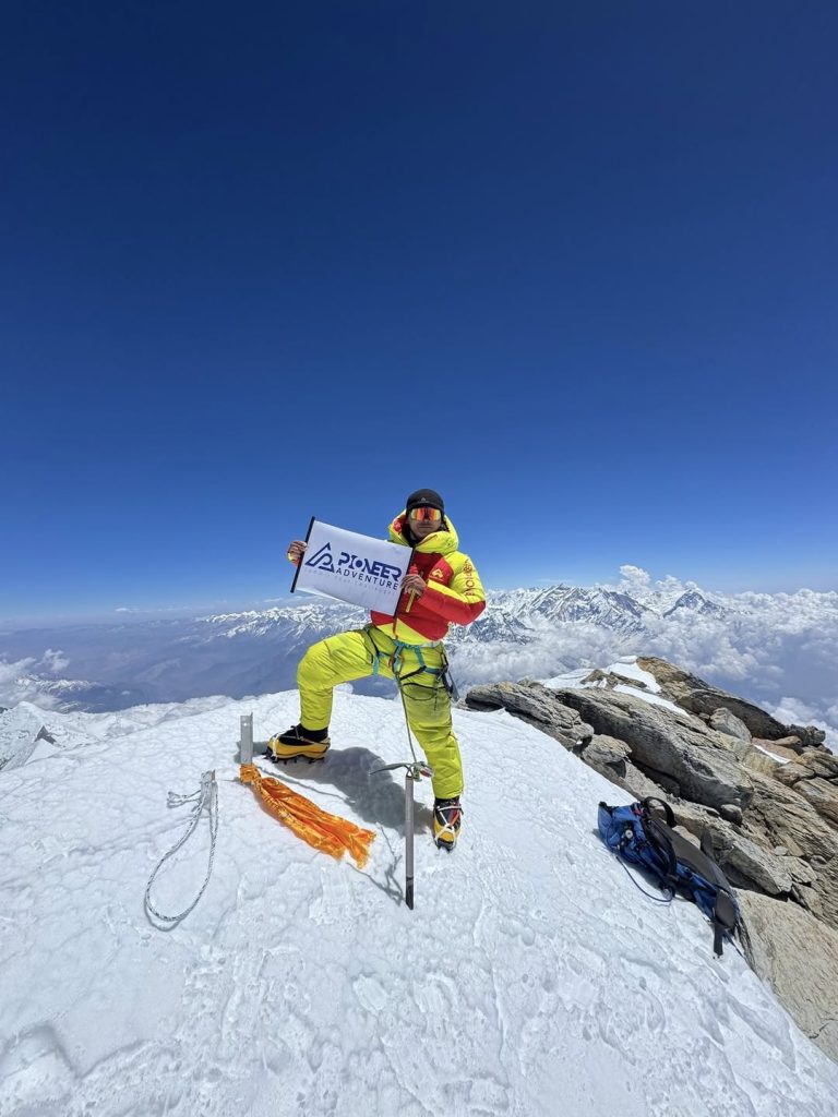 Vetta sul Dhaulagiri. Foto Instagram Pioneer Adventures