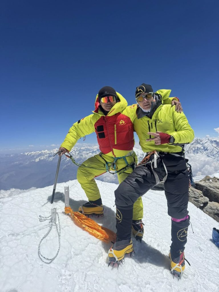 Vetta sul Dhaulagiri. Foto Instagram Pioneer Adventures
