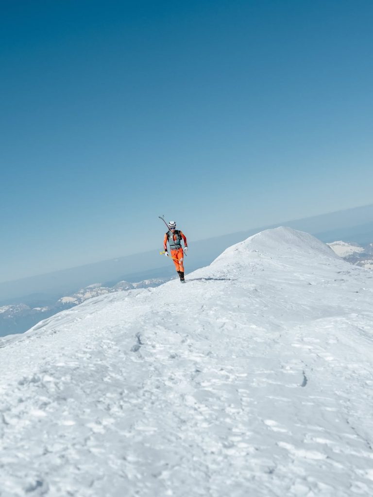 Quasi in vetta al Monte Bianco. Foto Instagram Atomic Ski.