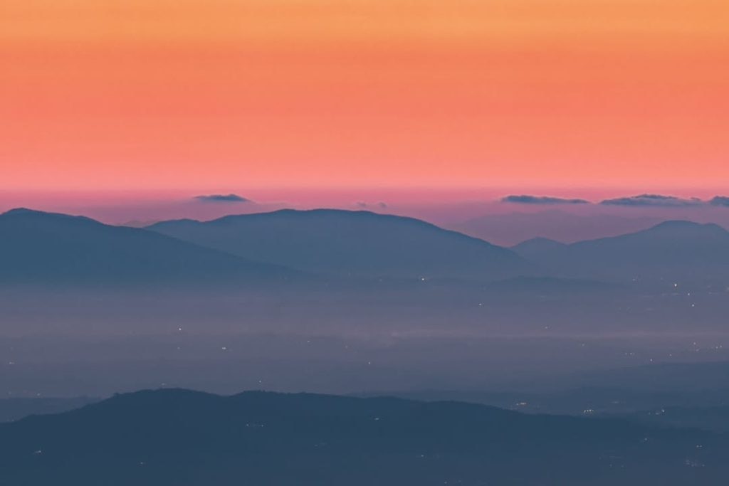Foto Instagram Daniele Celestini. Qui, visibili, le cime alpine.